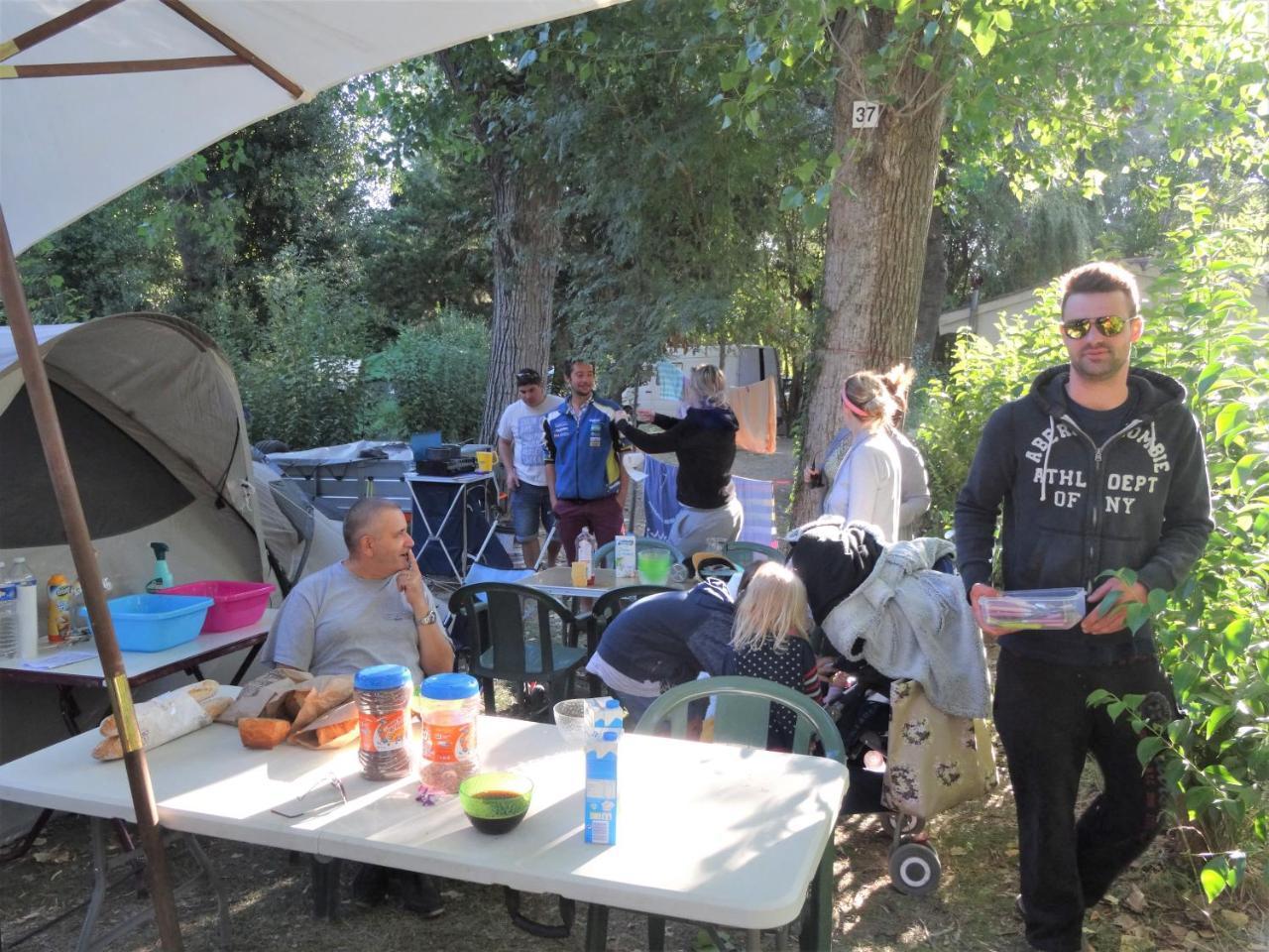 Camping Le Pre Saint-Andre Souvignargues Zewnętrze zdjęcie
